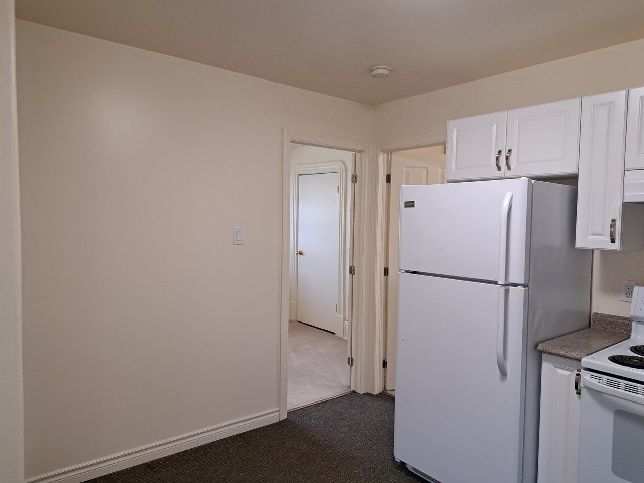 740 George Street North - Photo 7 of 12