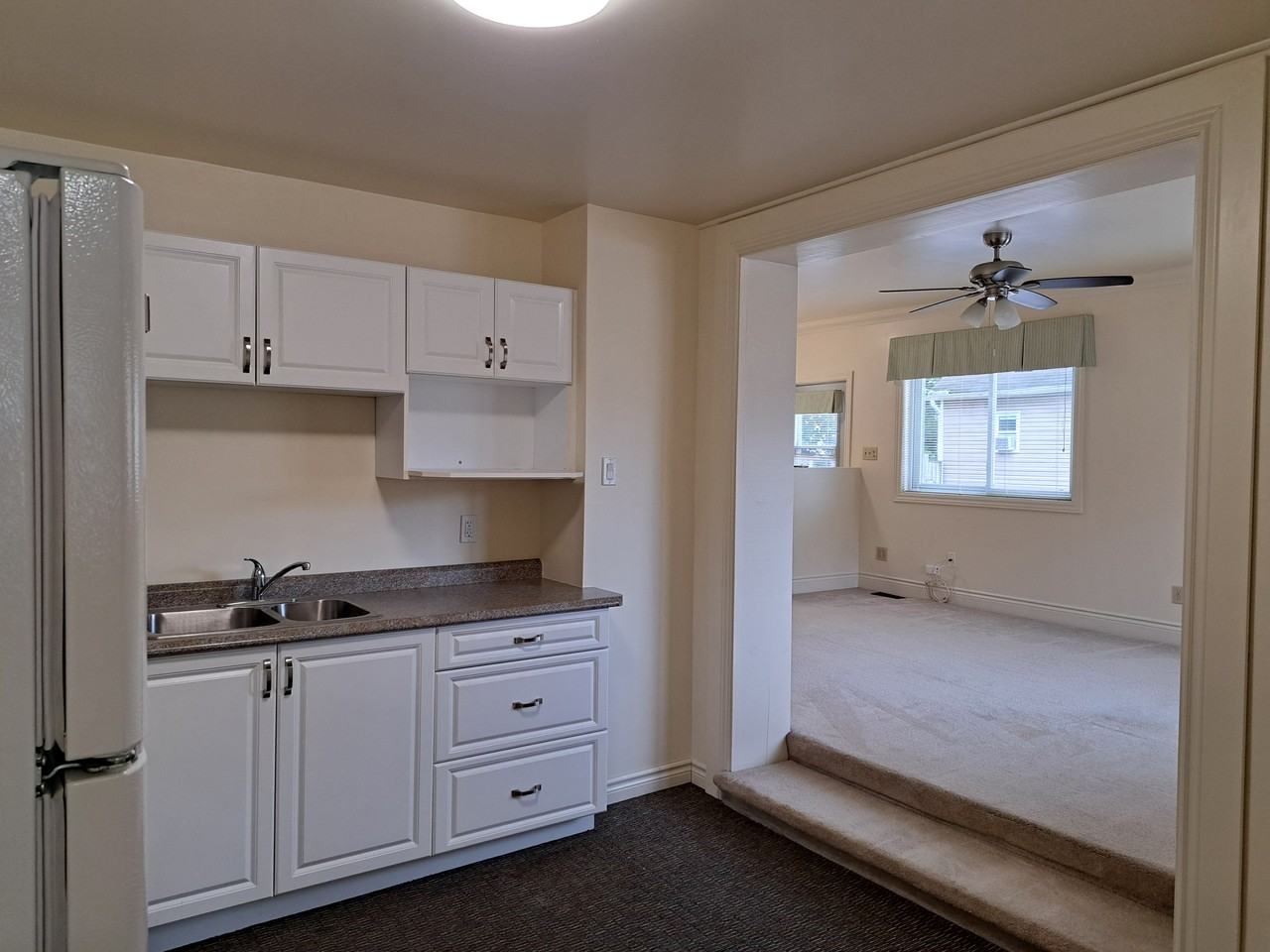 740 George Street North - Photo 6 of 12
