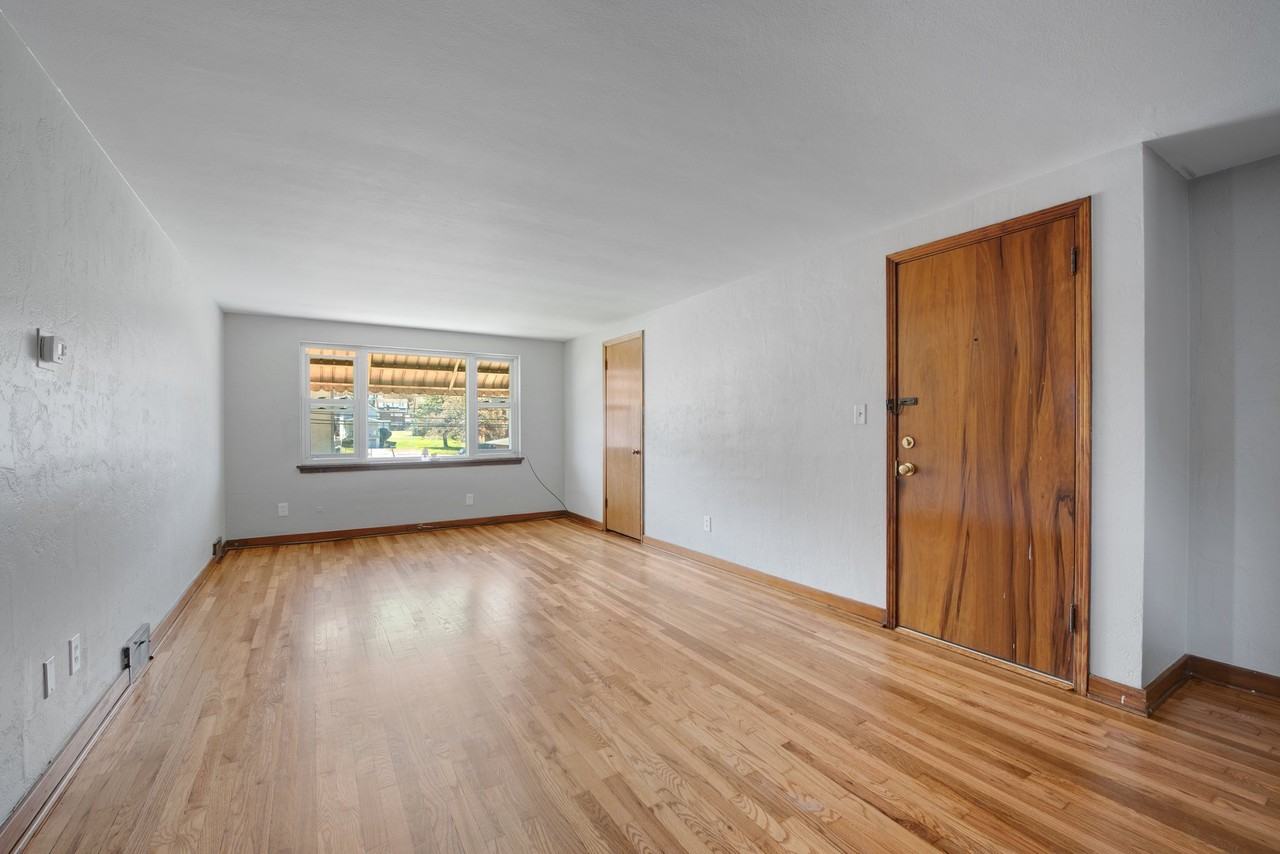 1437 Lincoln Way #D - Photo 2 of 19