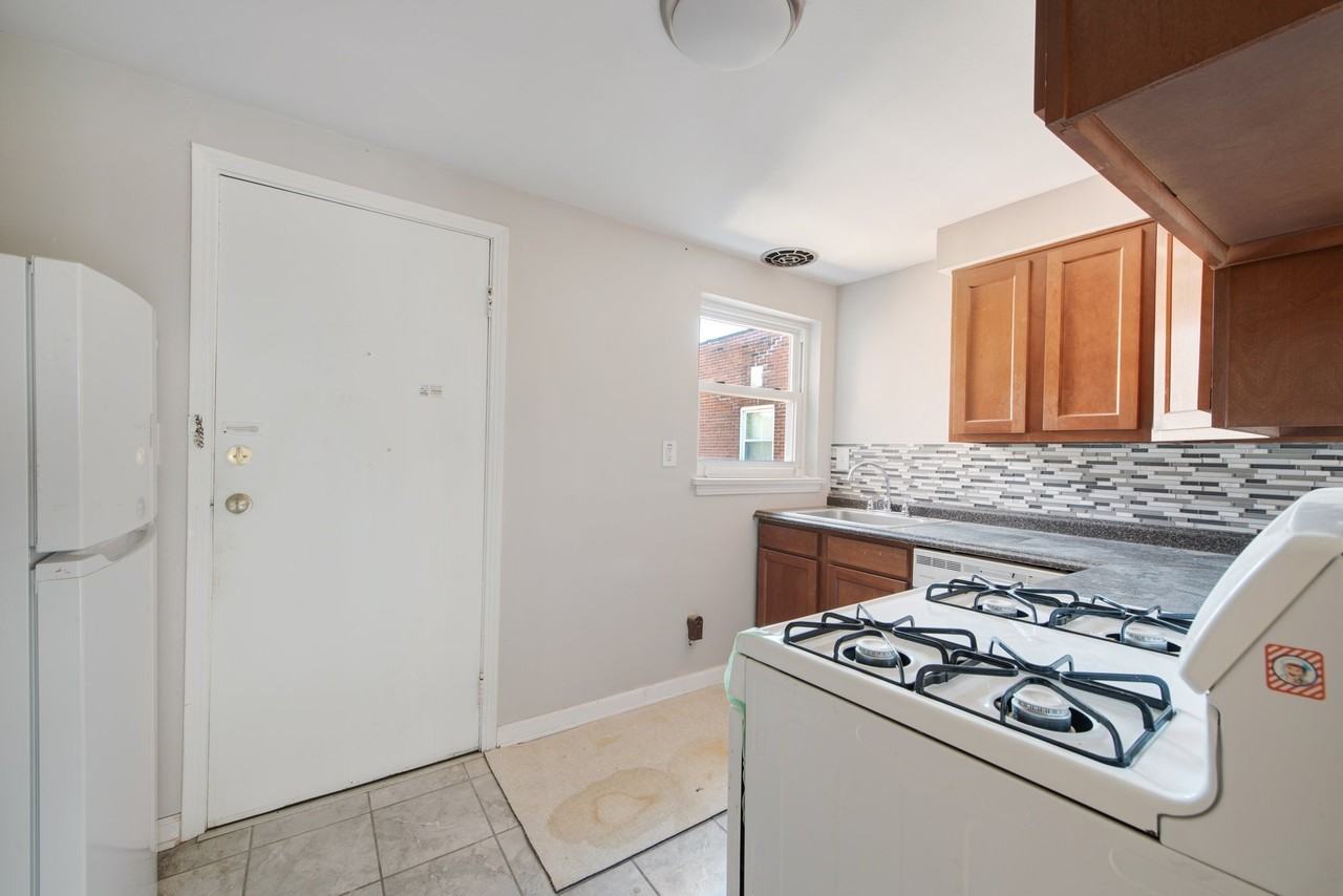 1437 Lincoln Way #D - Photo 5 of 19