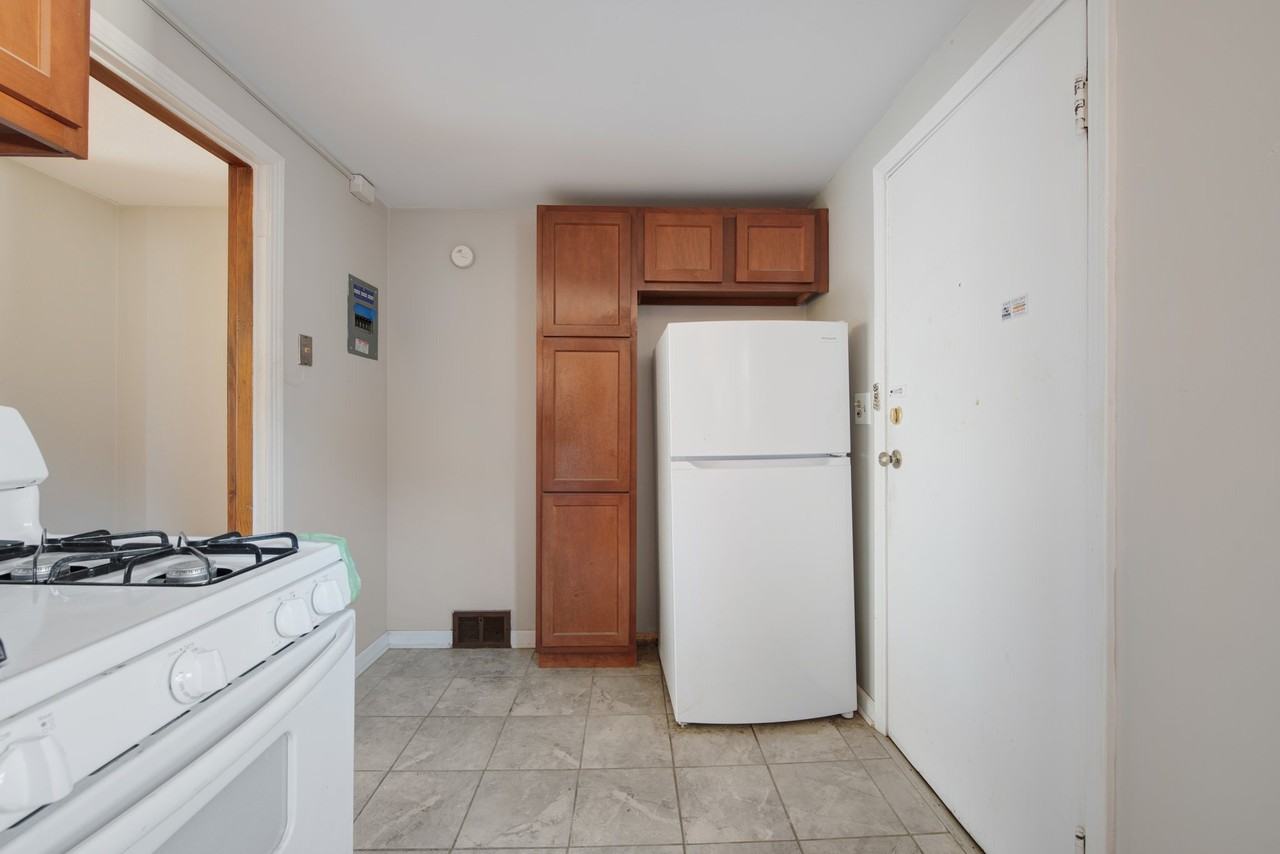 1437 Lincoln Way #D - Photo 7 of 19
