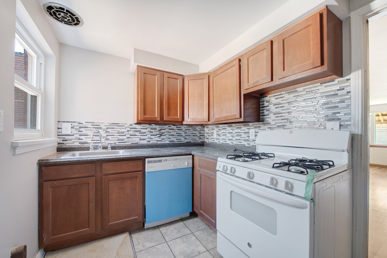 1437 Lincoln Way #D - Photo 3 of 19