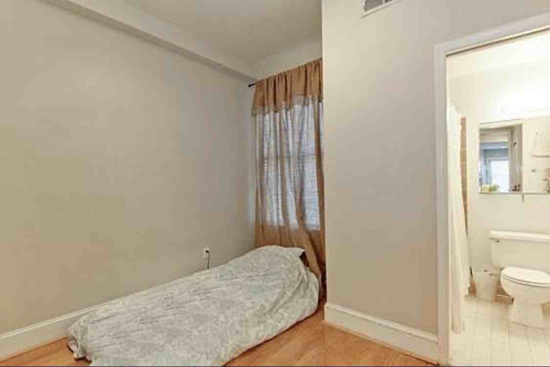 1725 Willard St Nw #1 - Photo 5 of 14