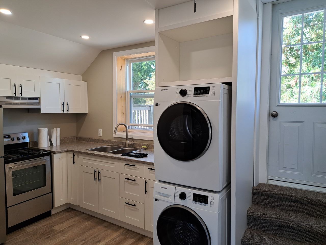 639 Armour Road - Photo 2 of 9