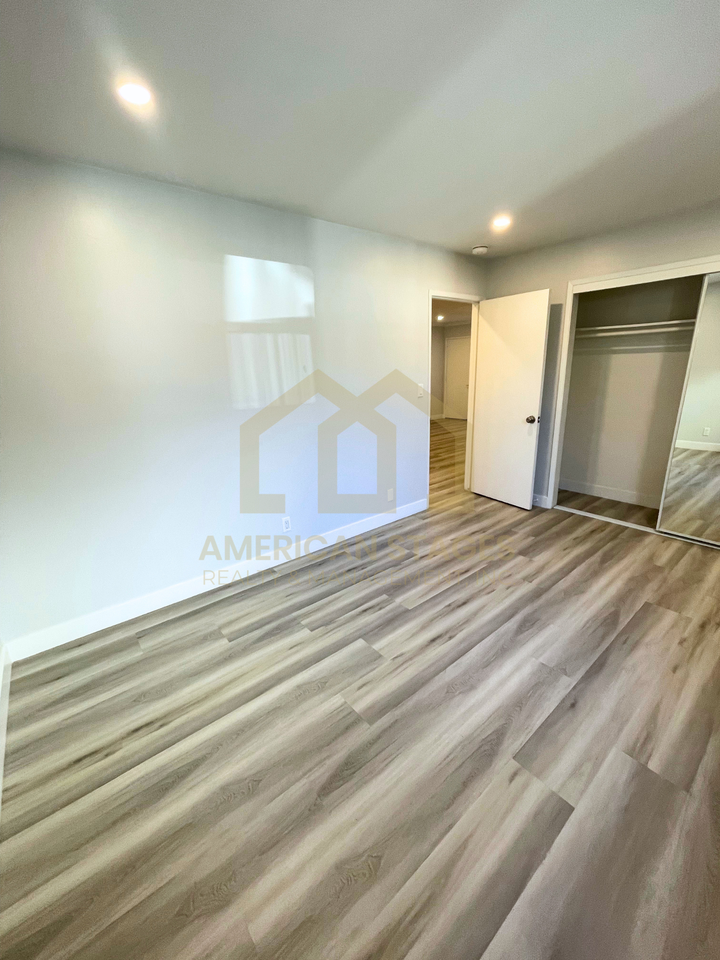 716 N G St #10 - Photo 6 of 12