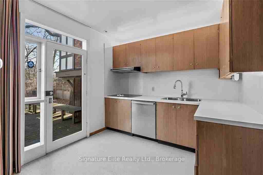 33 Kings Lynn Road - Photo 4 of 32