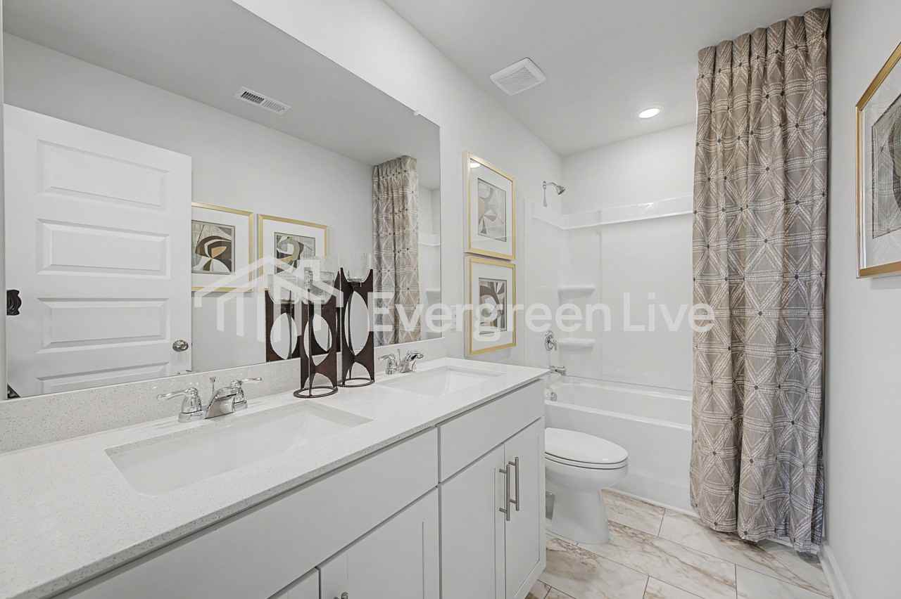 1005 Teddys Way - Photo 2 of 21
