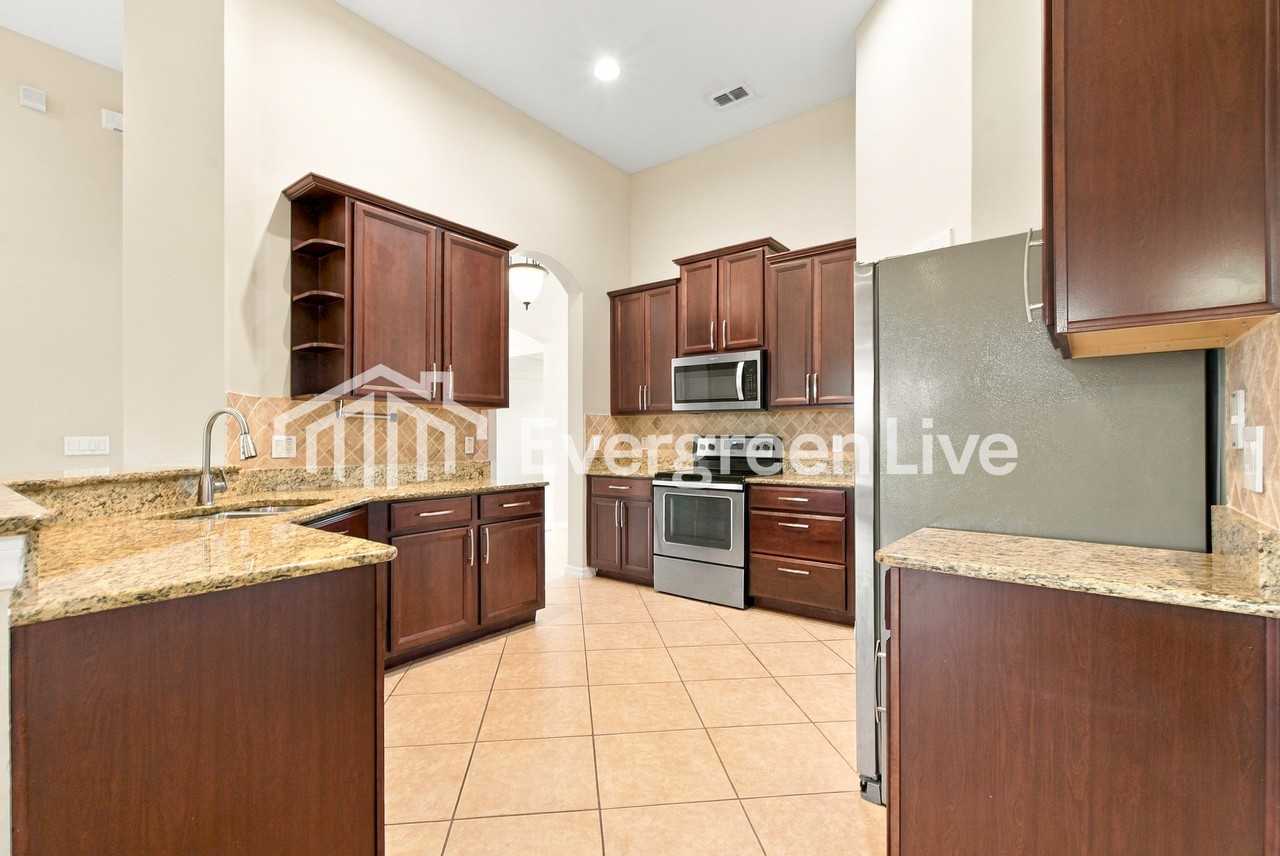 1826 Palmerston Cir - Photo 5 of 15