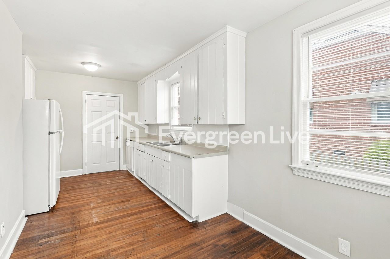 1505 Granby Rd - Photo 5 of 15