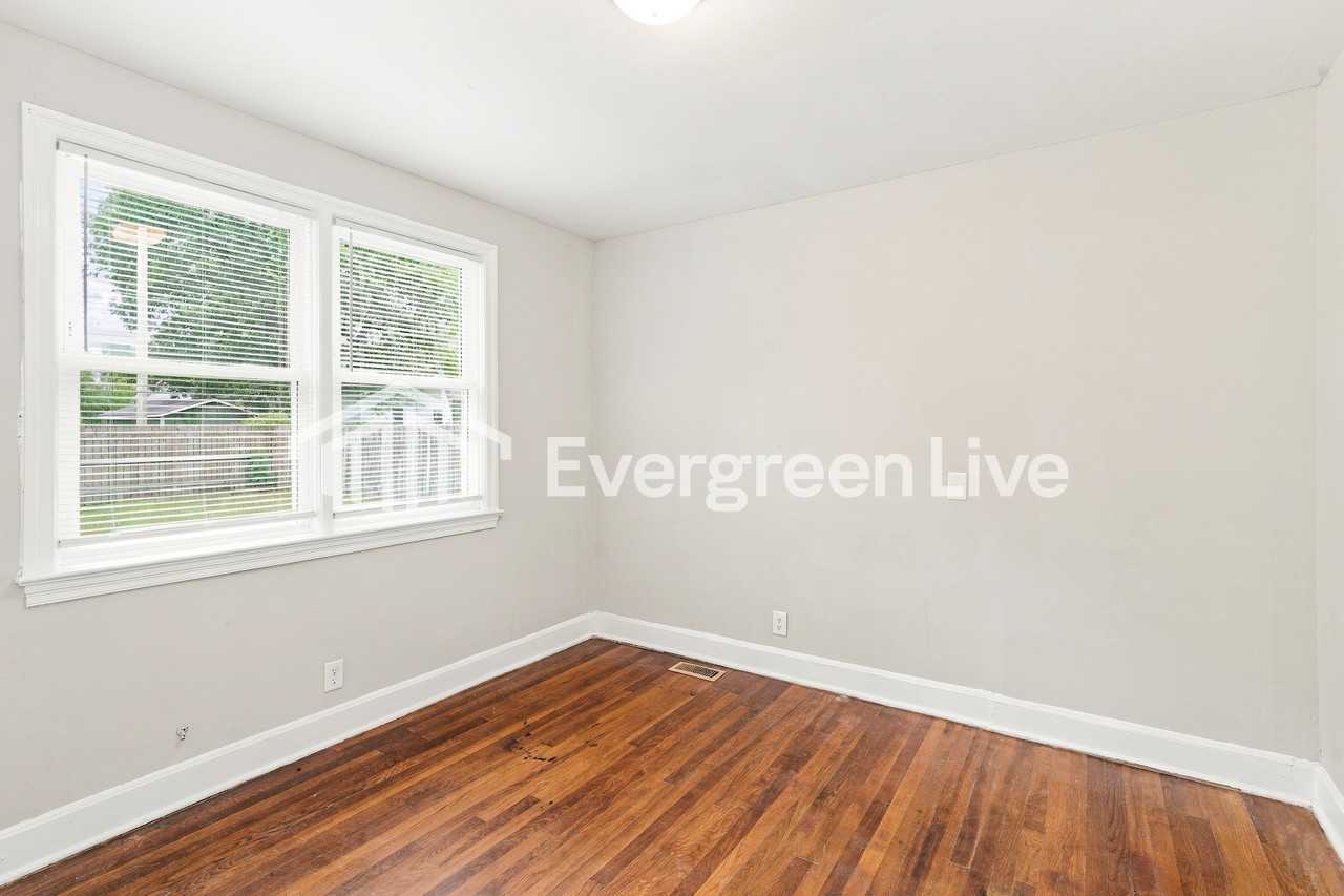 1505 Granby Rd - Photo 7 of 15