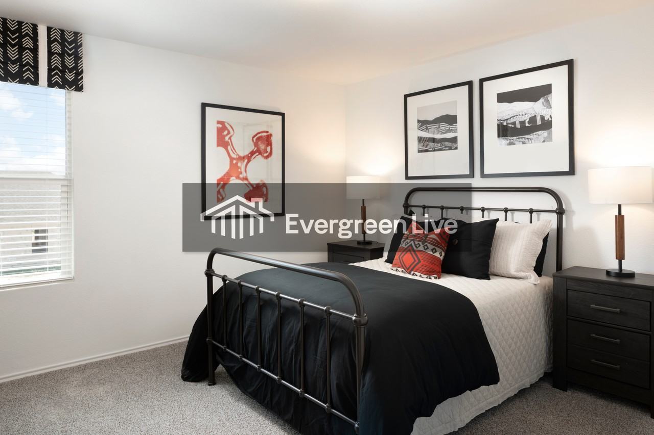 1604 Roaming Oak Bnd - Photo 3 of 14