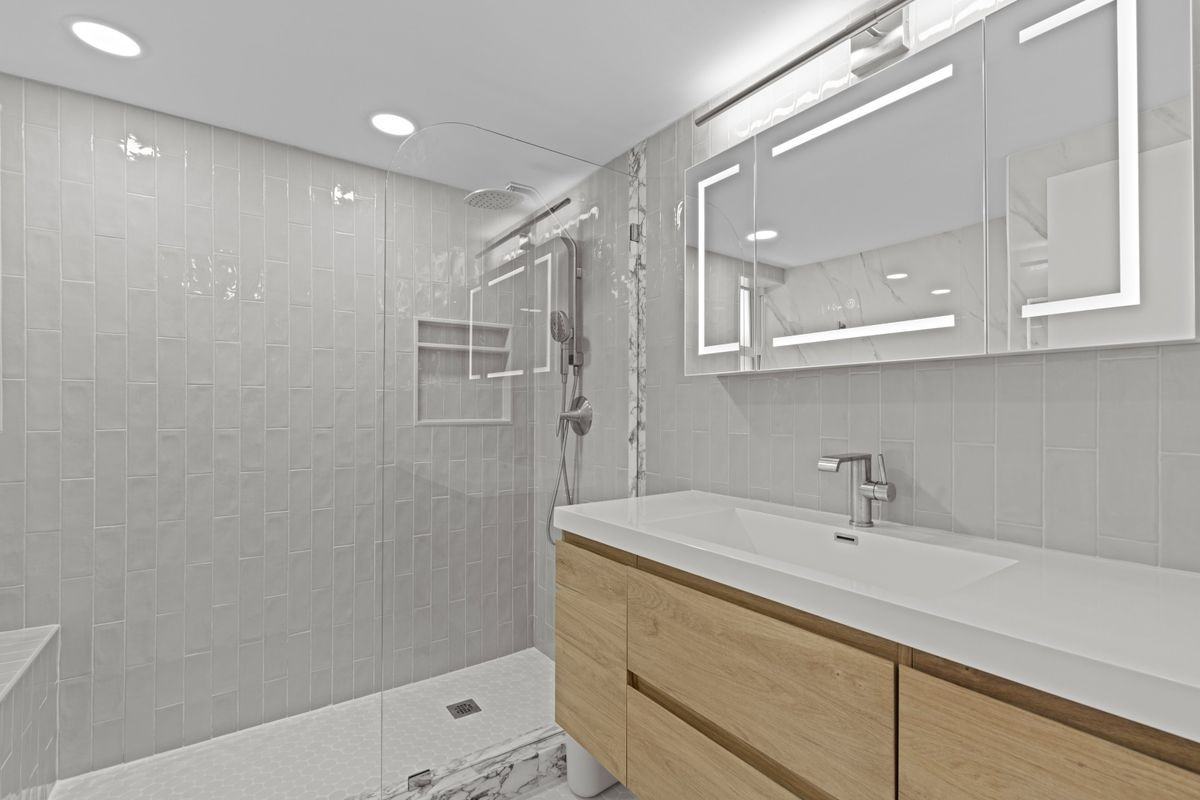 660 Glouchester St - Photo 2 of 18