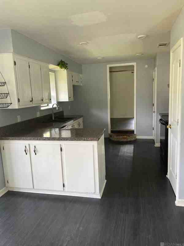 7570 Latimer Dr - Photo 3 of 5