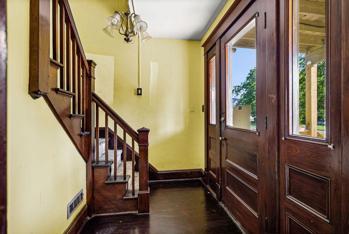 299 6th Ave 1st Fl - Photo 4 of 30
