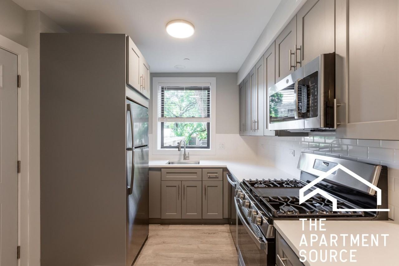 1135 Oak Ave #E1 - Photo 2 of 18