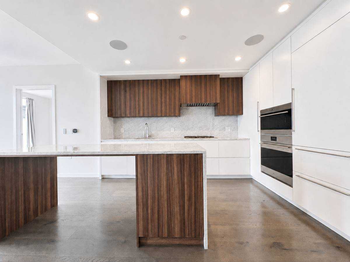 7418 Paulson St - Photo 5 of 10