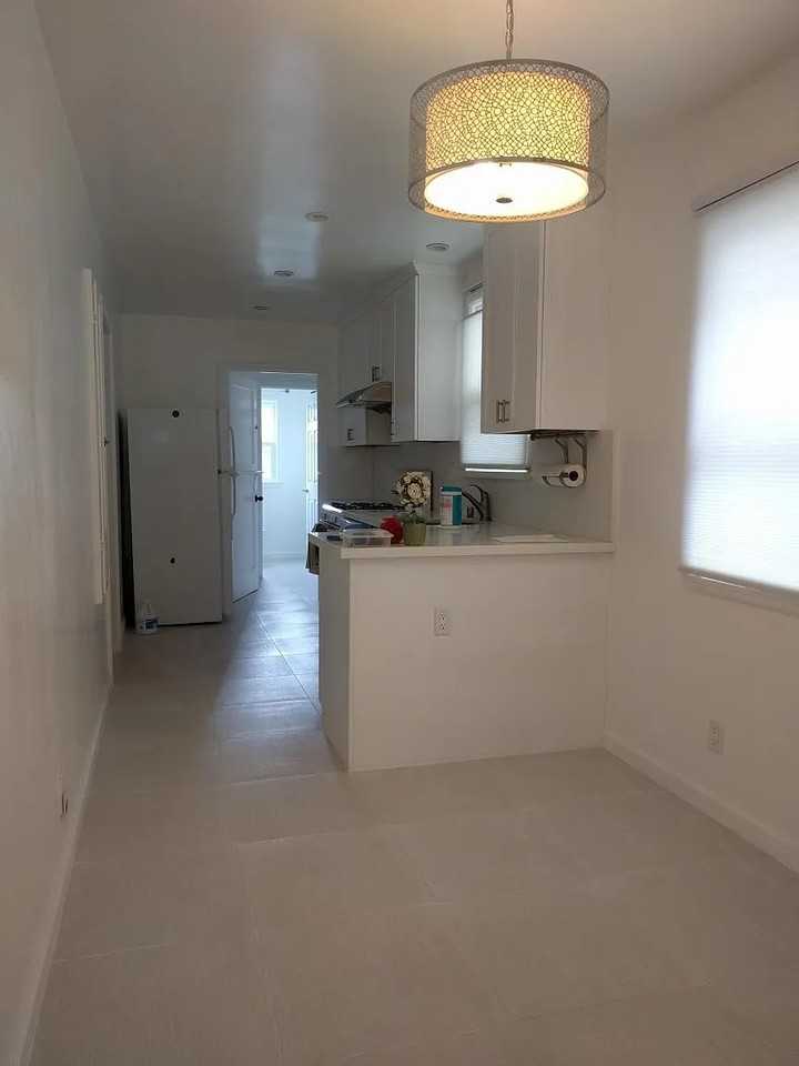 923 S Delaware St 923 S Delaware St #2A - Photo 3 of 8