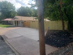 1719 Oakwood St #NA - Photo 1 of 1