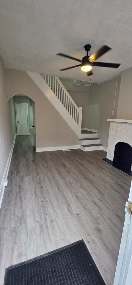2133 Vine St - Photo 2 of 14