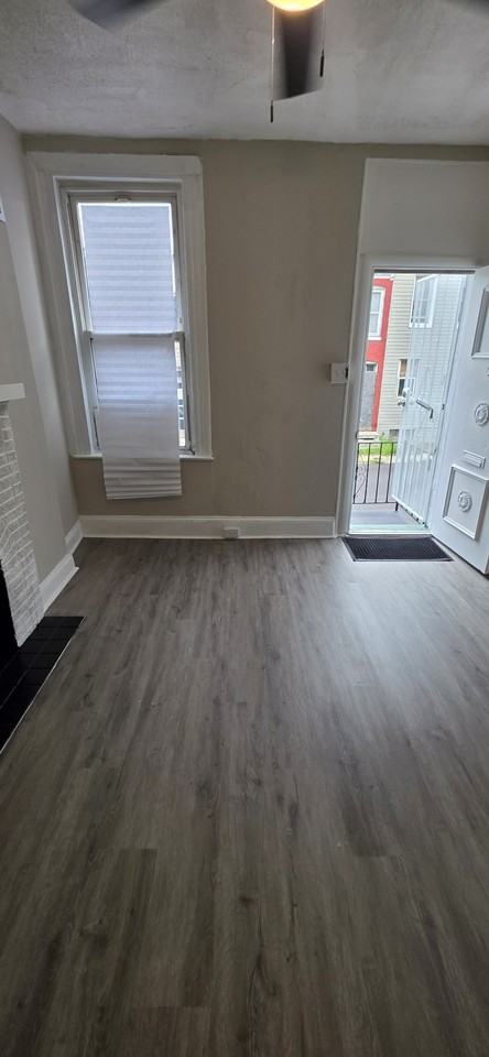 2133 Vine St - Photo 4 of 14