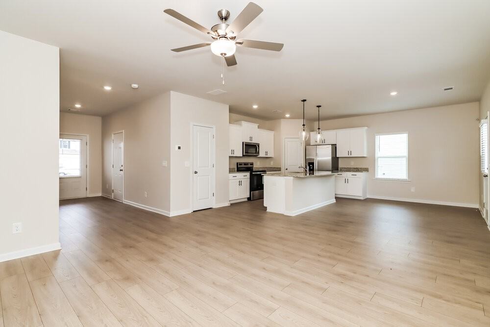 210 Katelyn Way - Photo 6 of 17