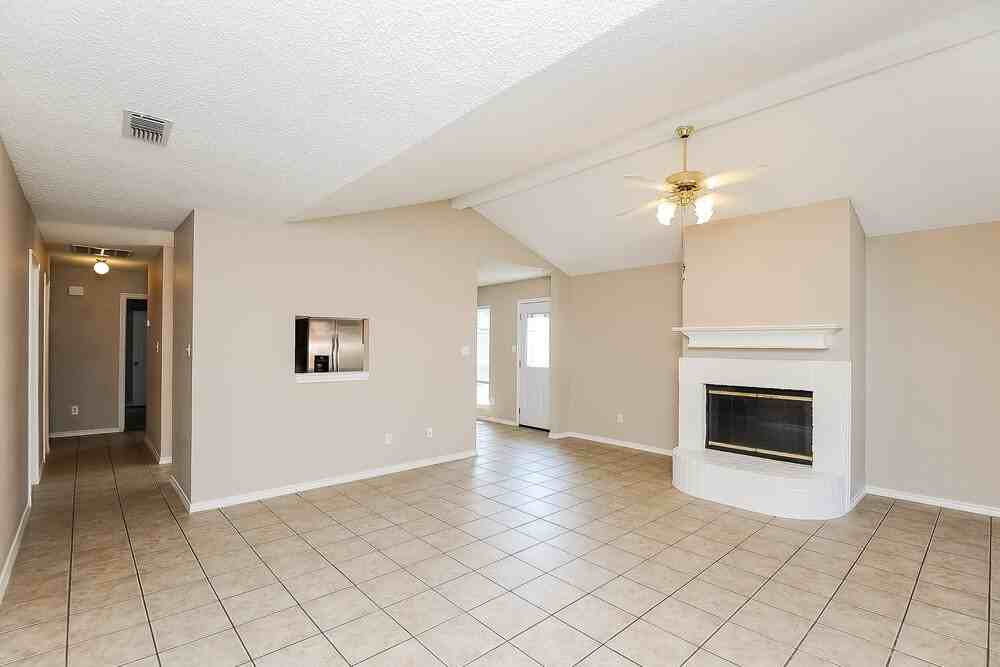 10224 Maverick Dr - Photo 6 of 16