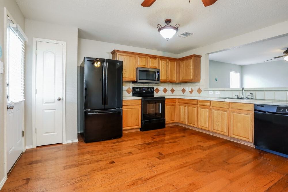 7501 Grass Valley Trl - Photo 7 of 16