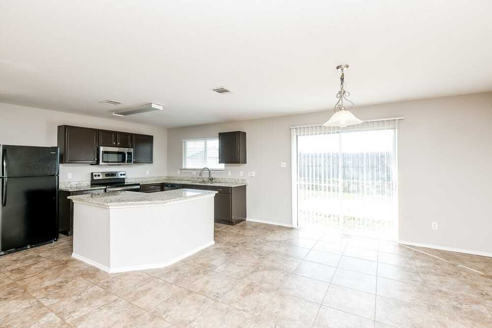 8320 Autumn Creek Trl - Photo 6 of 16