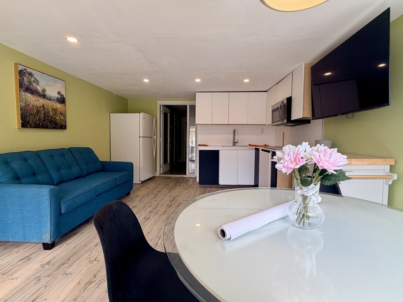 354 Seaforth Crescent - Photo 3 of 16