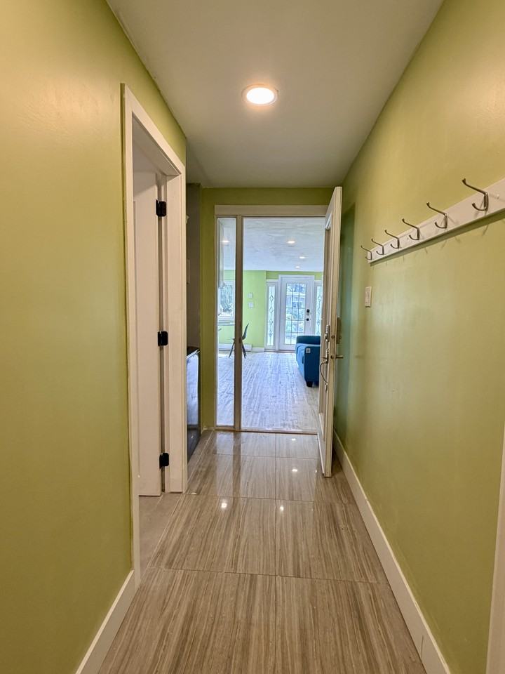 354 Seaforth Crescent - Photo 6 of 16