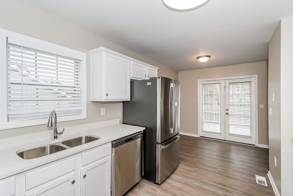 6401 Harvester Cir - Photo 7 of 17