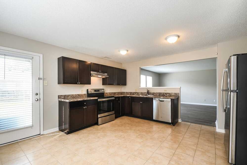 958 Streamside Dr - Photo 7 of 17