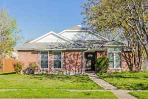 featured image of 838 Weaver St