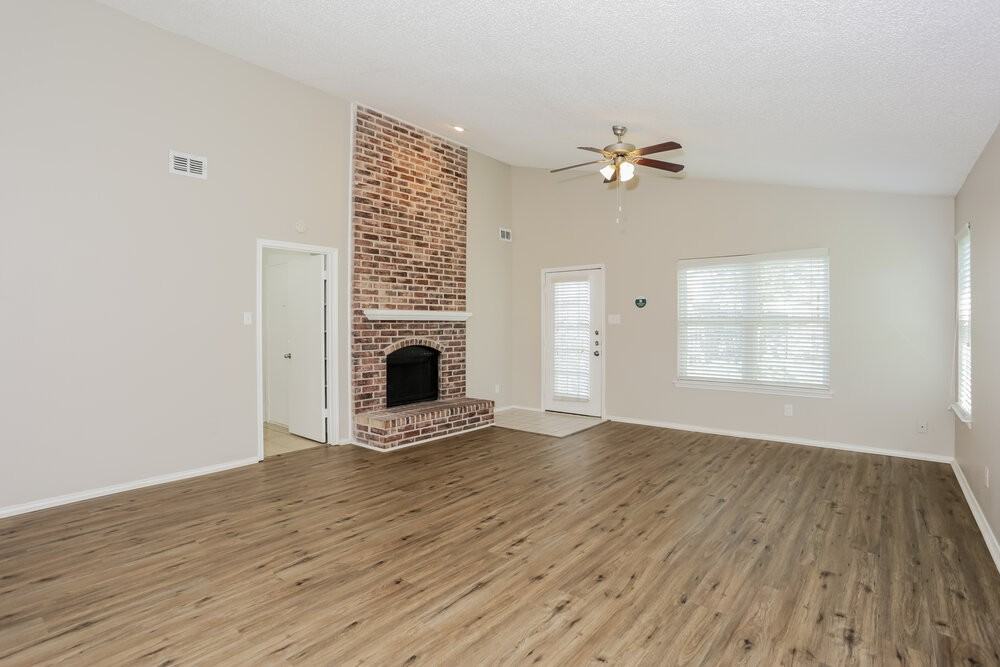 838 Weaver St - Photo 3 of 16