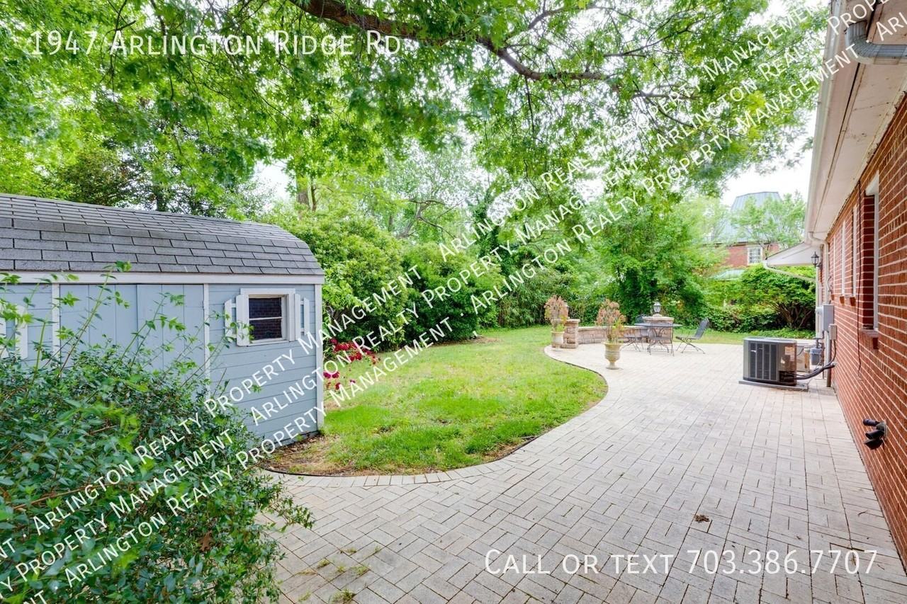 1947 S Arlington Ridge Rd - Photo 4 of 27