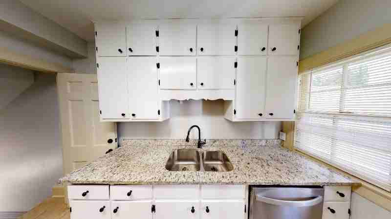 508A N Thomas Rd - Photo 3 of 34