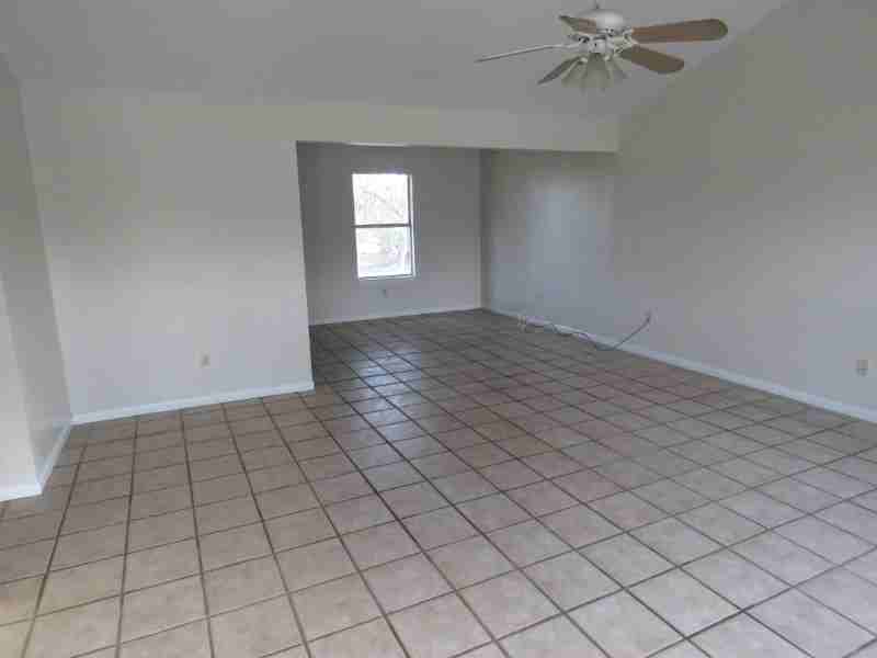 192 Crescent Creek Ln - Photo 4 of 10