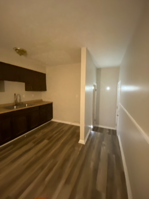 10100 Coralwood Dr - Photo 3 of 8