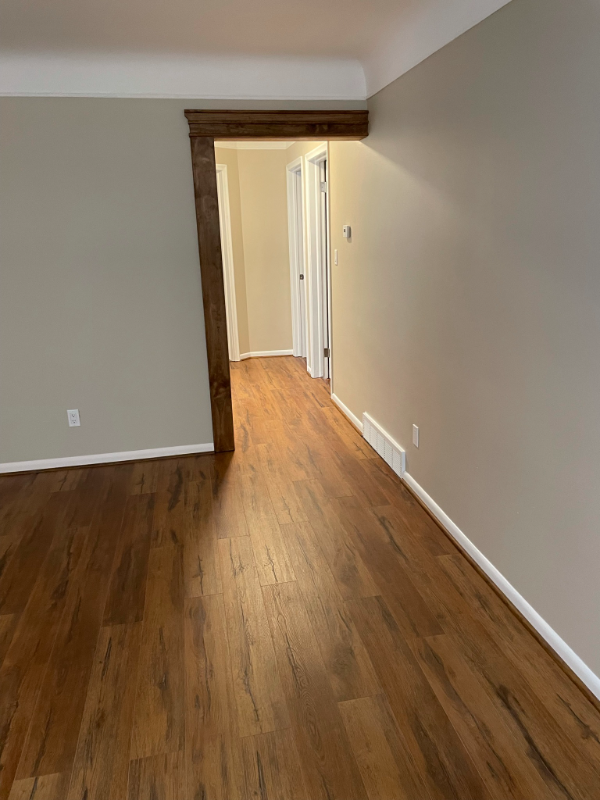 35701 Strathcona St - Photo 5 of 21