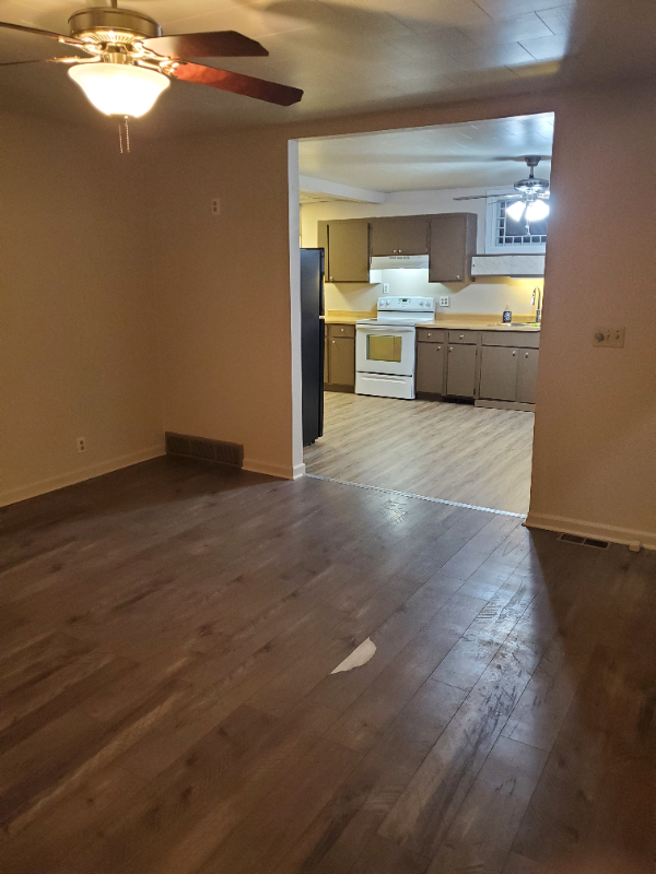 207 3rd Ave W - Photo 2 of 21