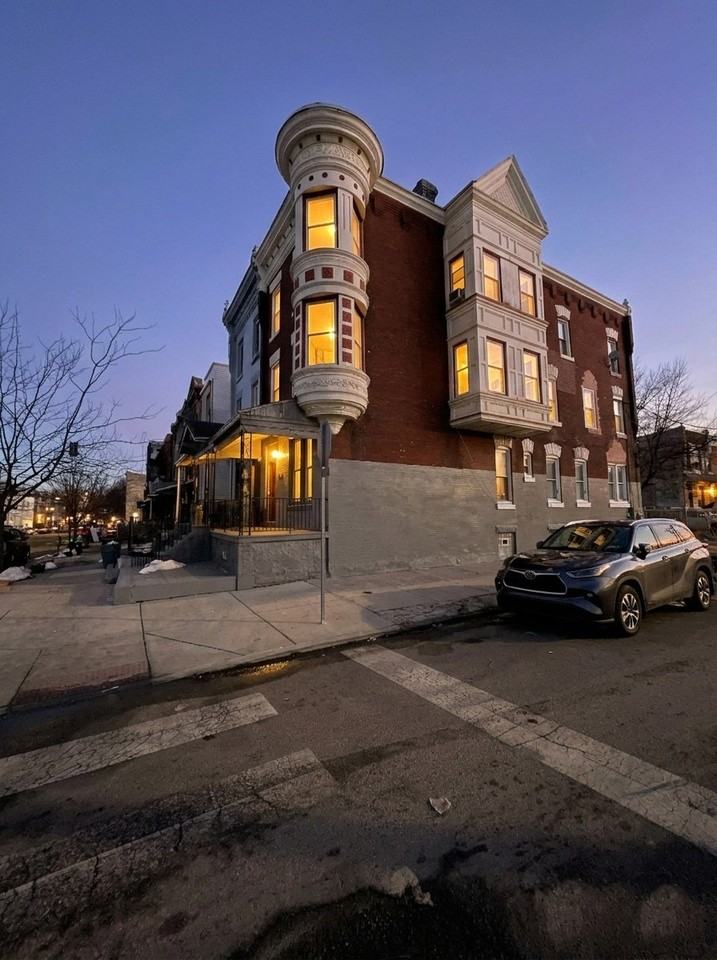 1101 N 41st St #2R - Photo 2 of 19