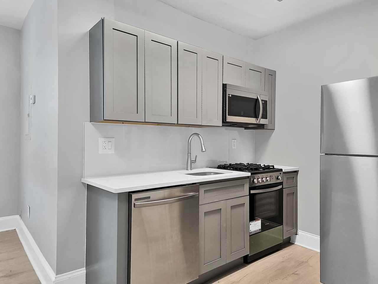 1101 N 41st St #2R - Photo 4 of 19