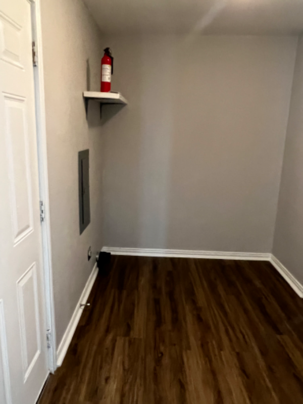 1104 Bishop Rd - Photo 4 of 10