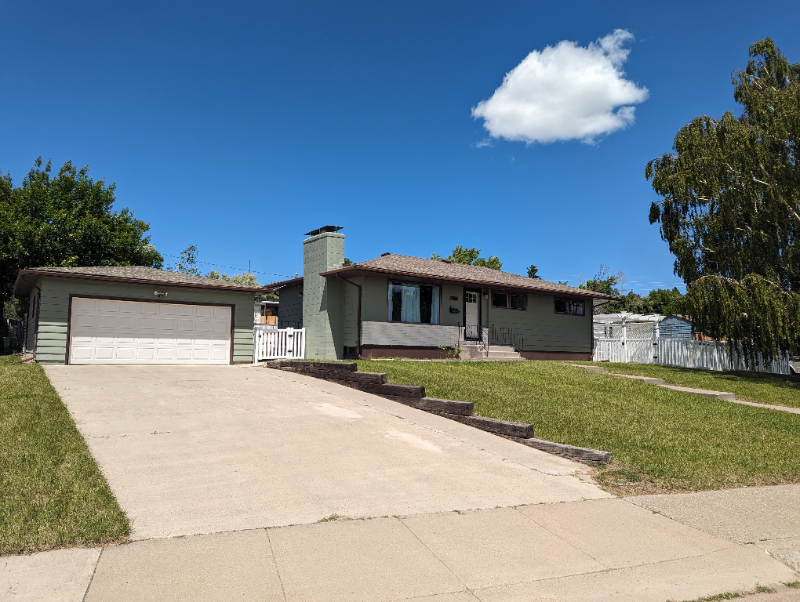 700 Riverview Blvd - Photo 2 of 12