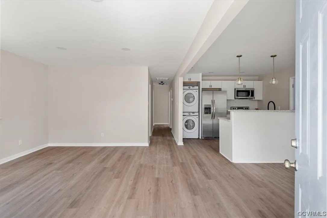916 Cameron St - Photo 3 of 11