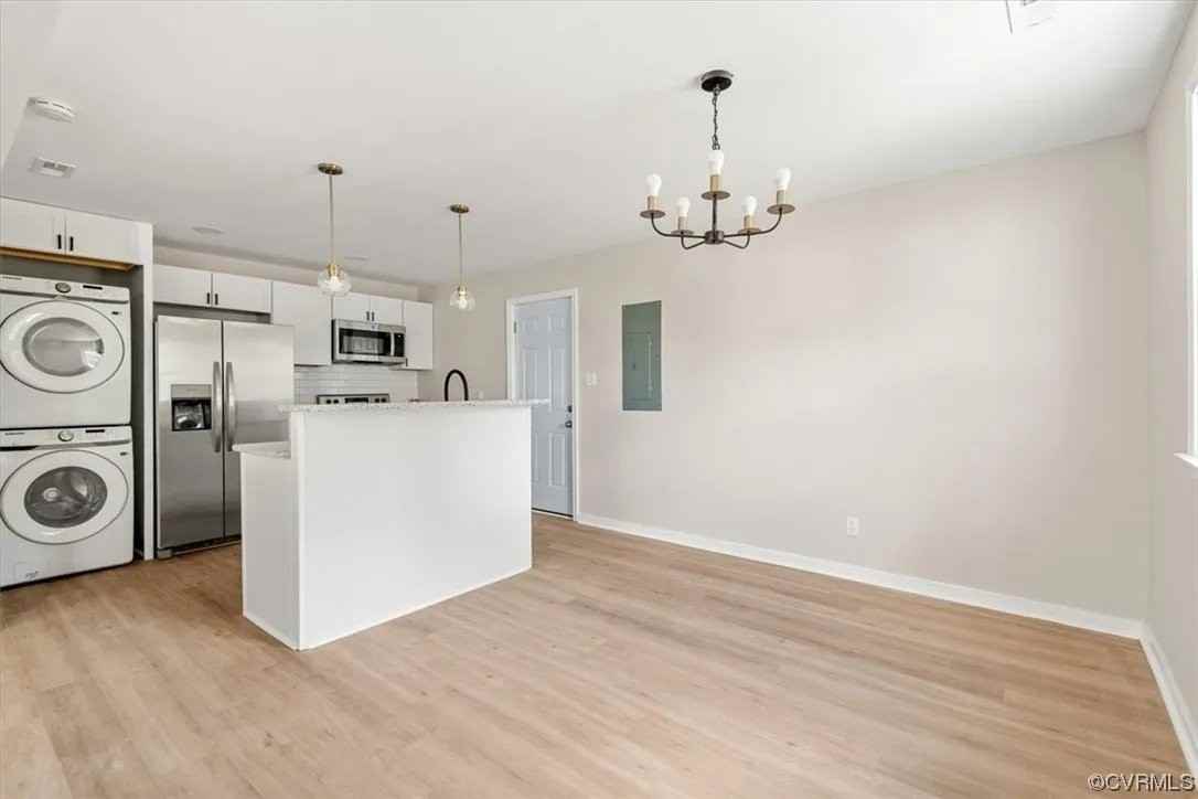 916 Cameron St - Photo 4 of 11