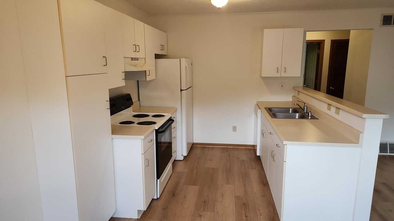 625 N Jackson St #1 - Photo 2 of 6