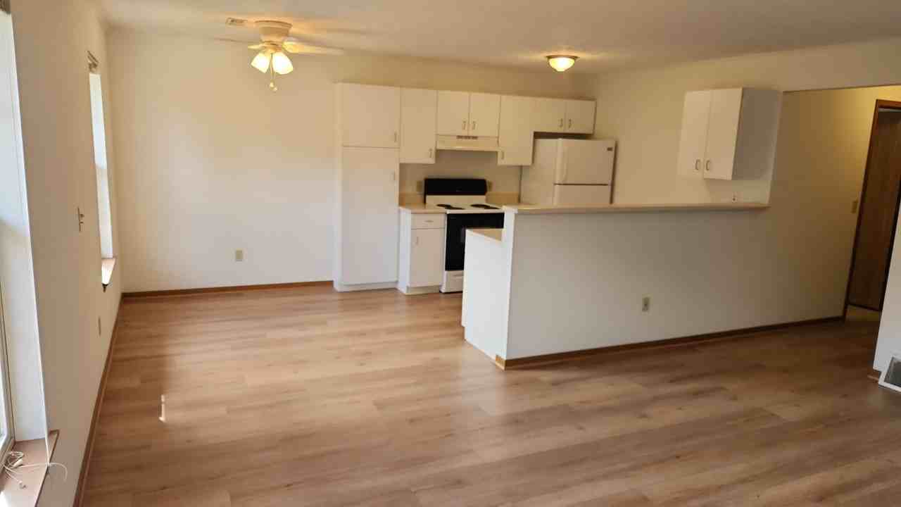 625 N Jackson St #1 - Photo 3 of 6