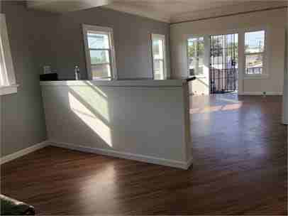 826 E 20th St #826 - Photo 3 of 4