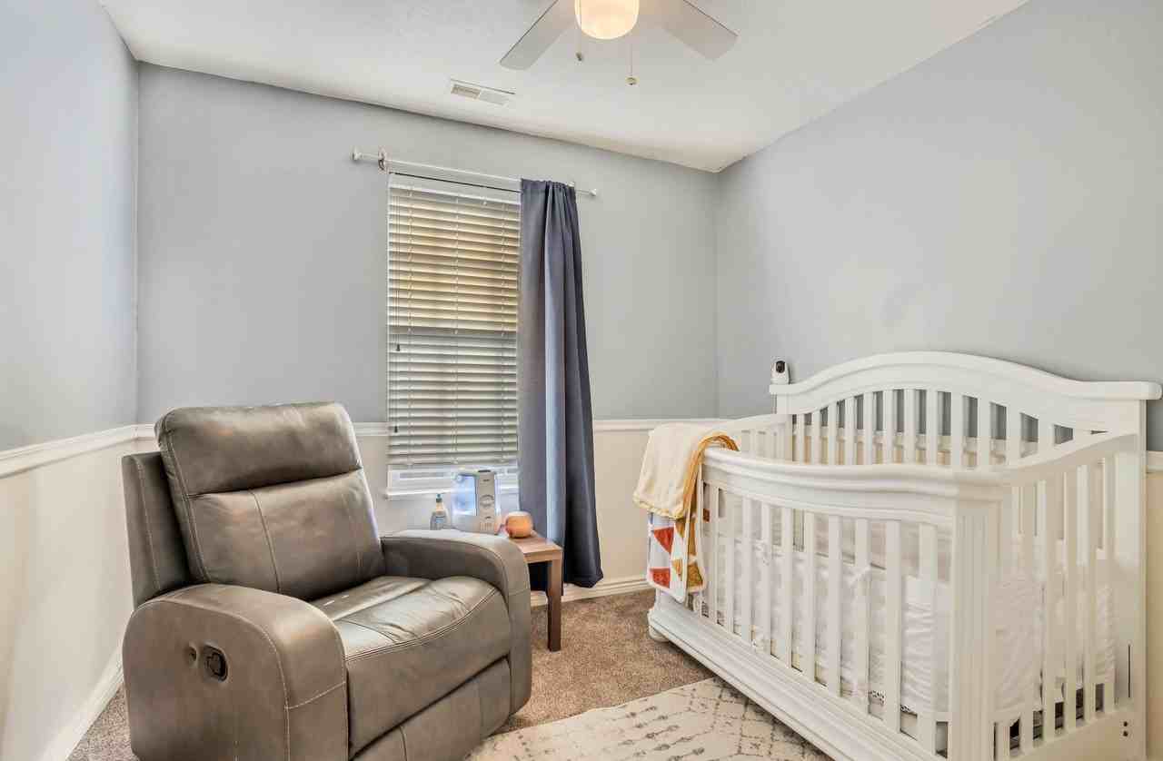 1233 Firefly Dr - Photo 7 of 20